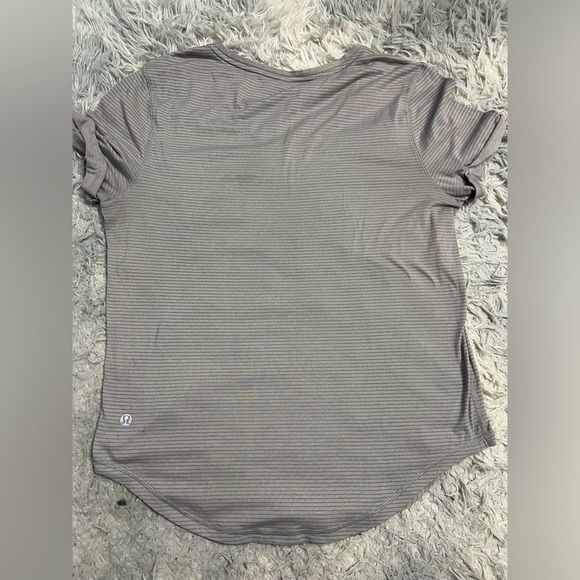 Lululemon Gray Striped Vneck EST size 8 - Picture 3 of 4